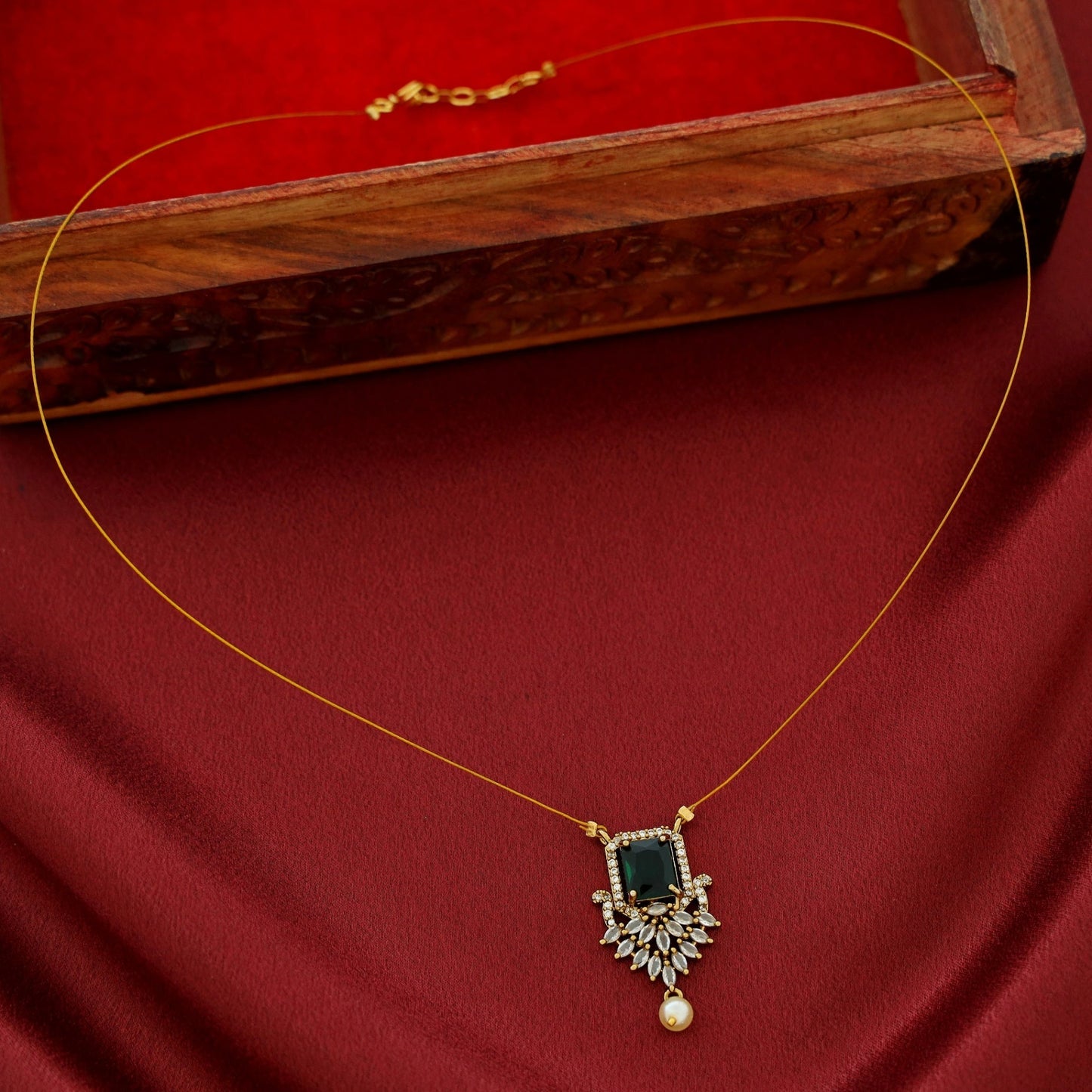 Stone Pearl String Neckpiece