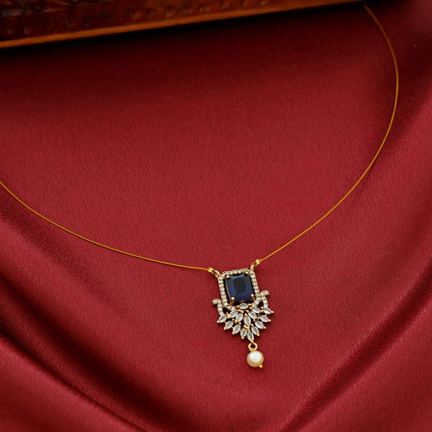 Stone Pearl String Neckpiece