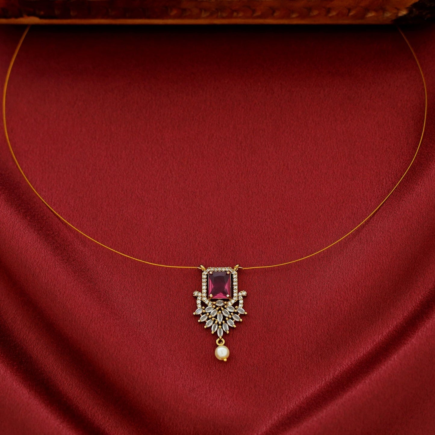 Stone Pearl String Neckpiece